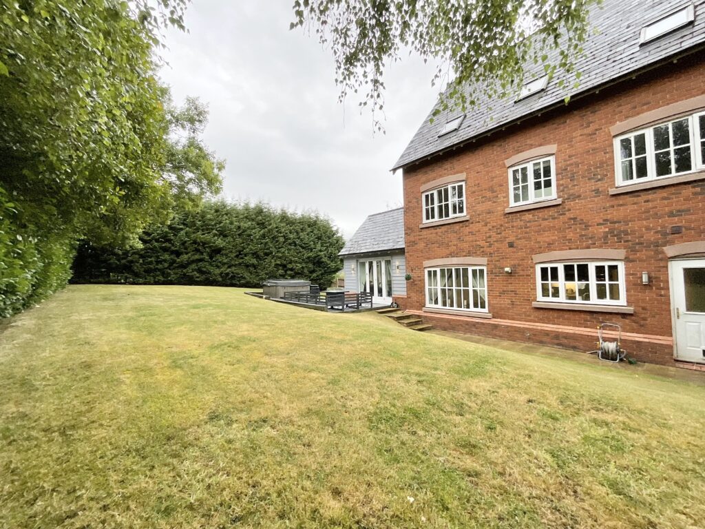 Richmond Close, Weston, CW2