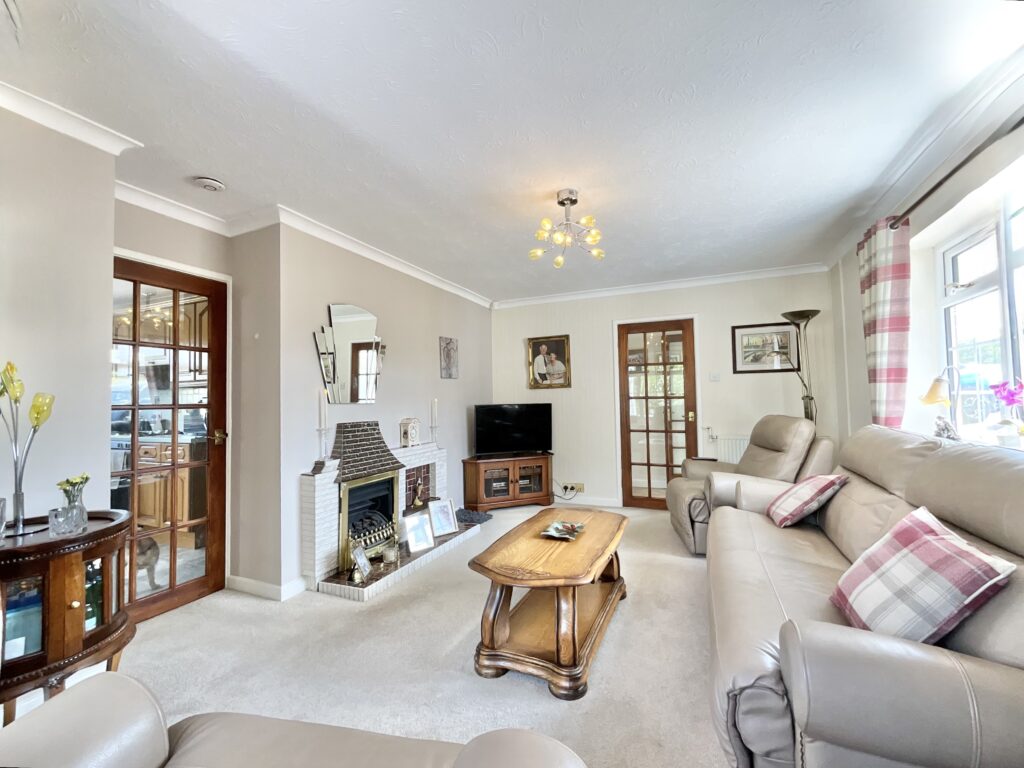 Meadow Way, Tean, ST10