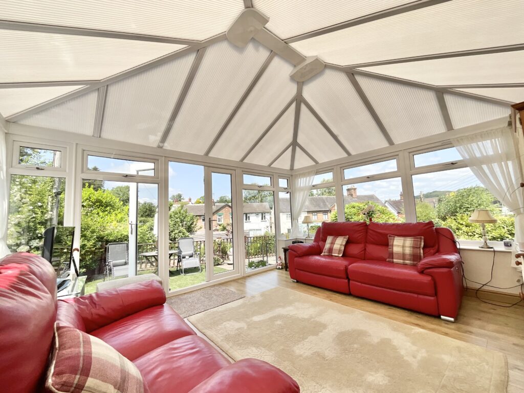 Meadow Way, Tean, ST10