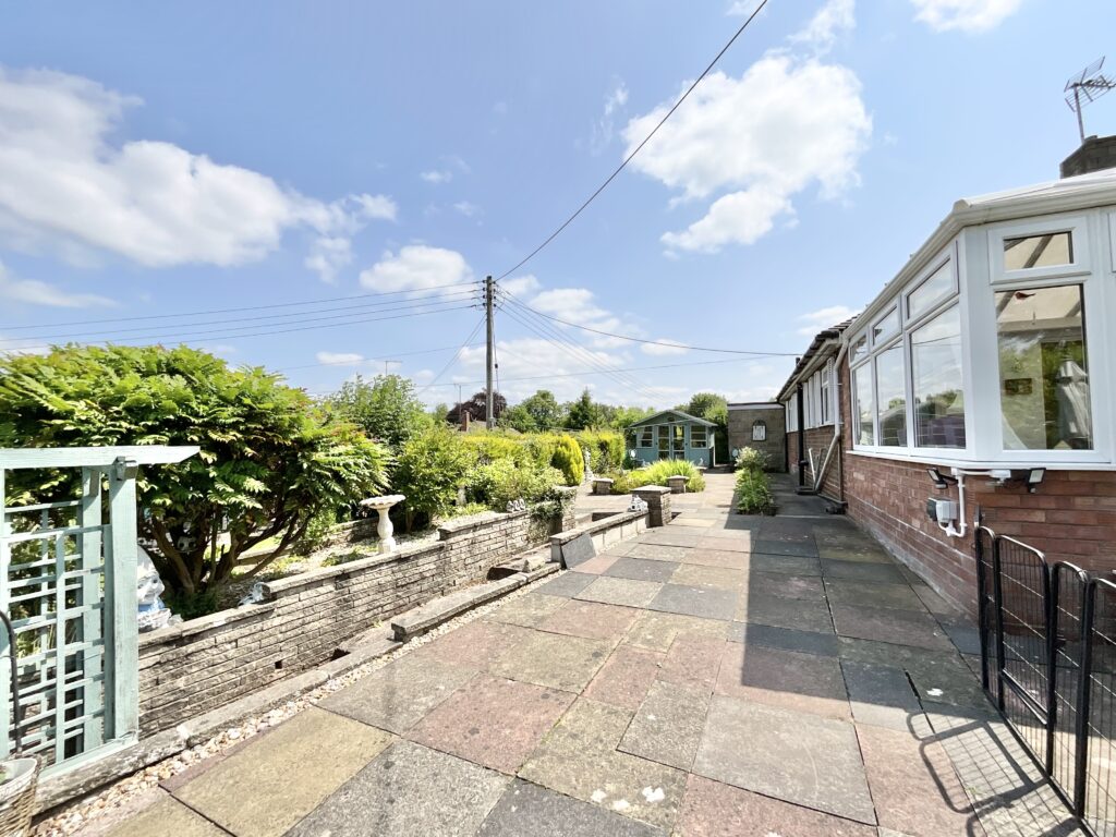 Meadow Way, Tean, ST10