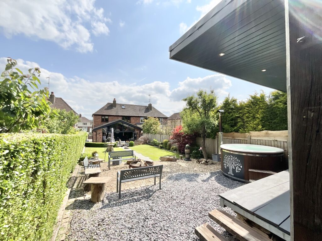 Oakamoor Road, Cheadle, ST10