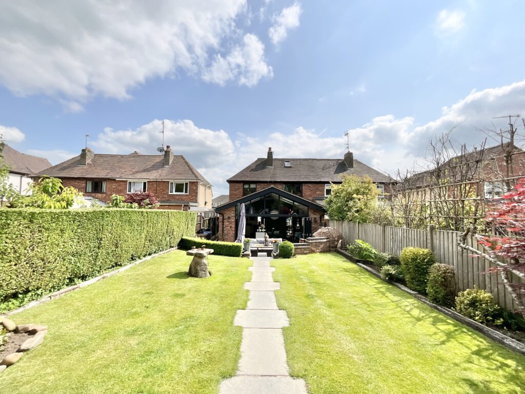 Oakamoor Road, Cheadle, ST10
