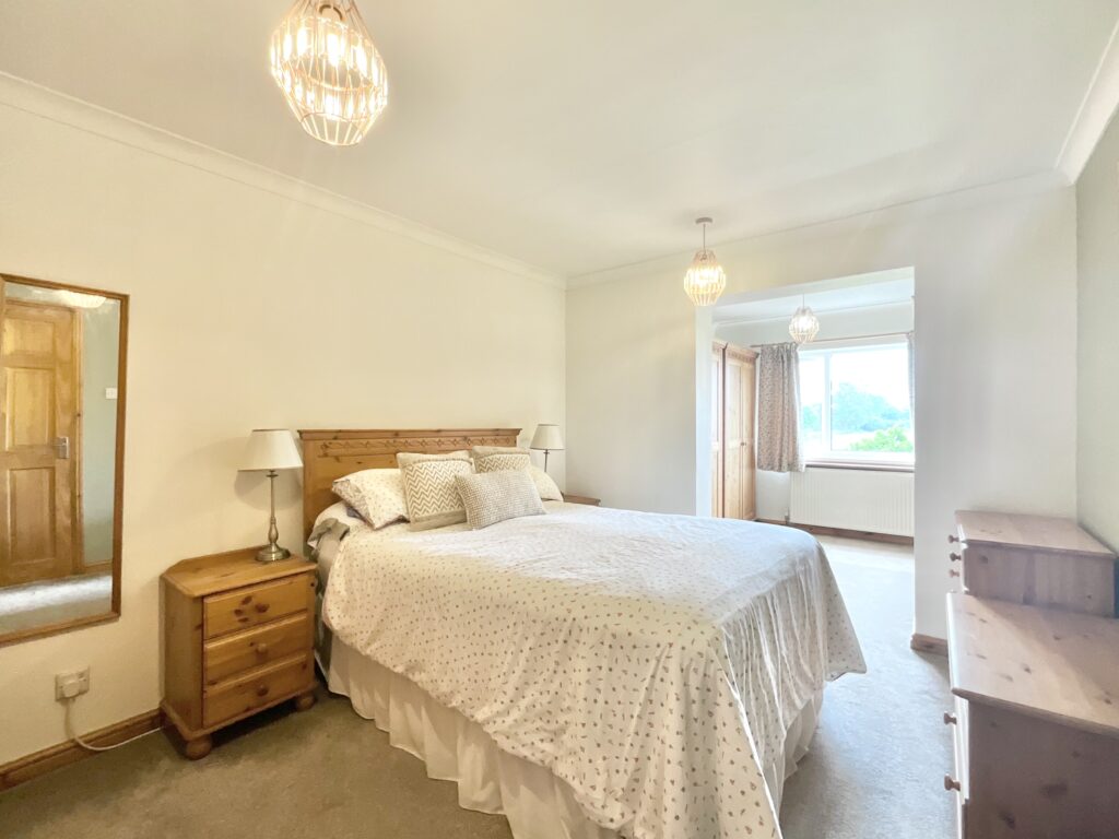 Wood Avenue, Kingsley, ST10