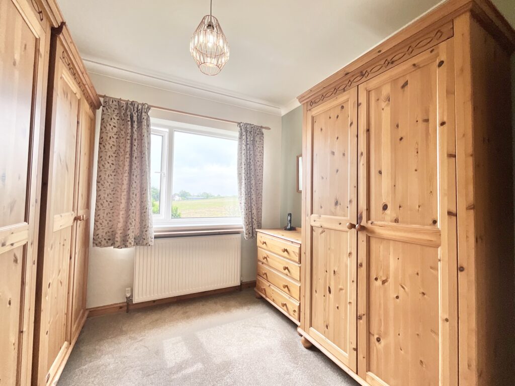 Wood Avenue, Kingsley, ST10