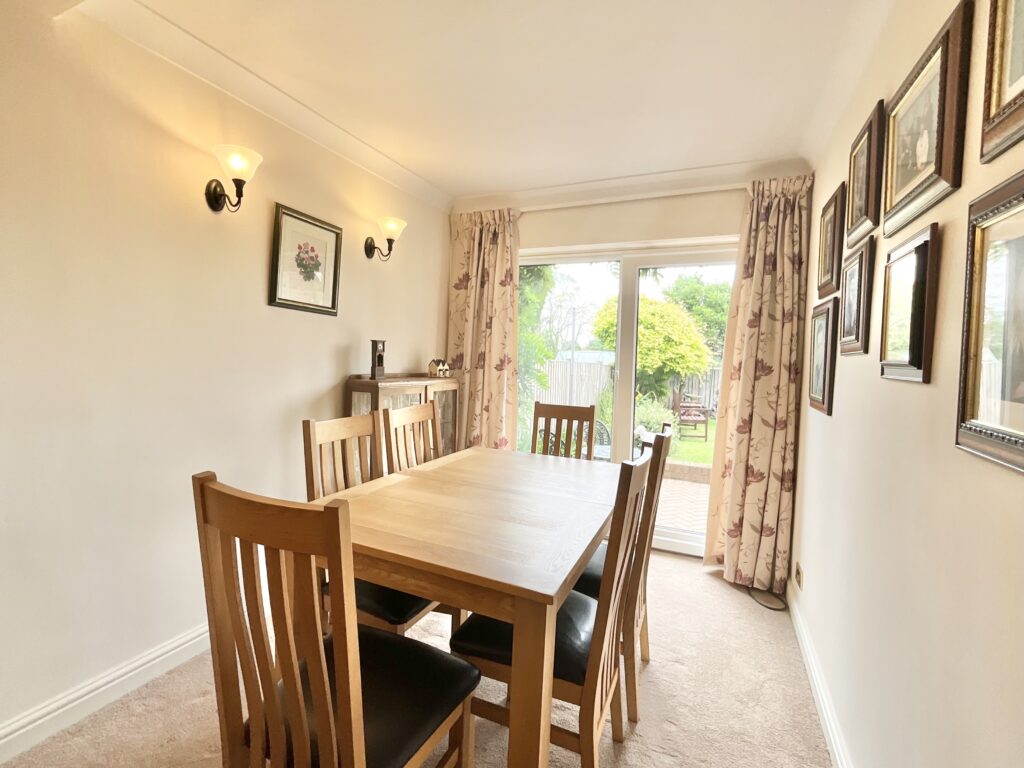 Wood Avenue, Kingsley, ST10