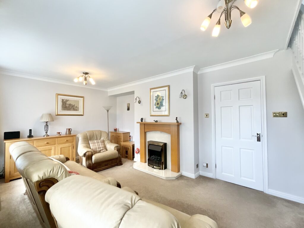 Wood Avenue, Kingsley, ST10