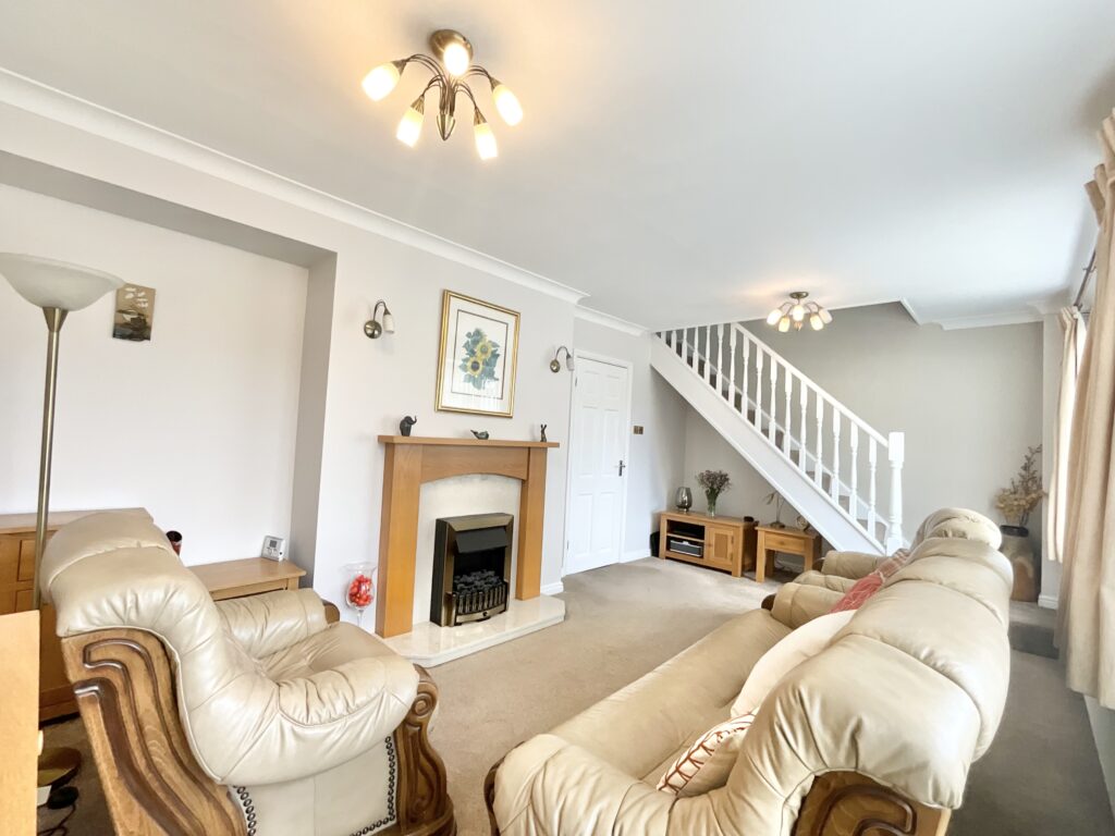 Wood Avenue, Kingsley, ST10