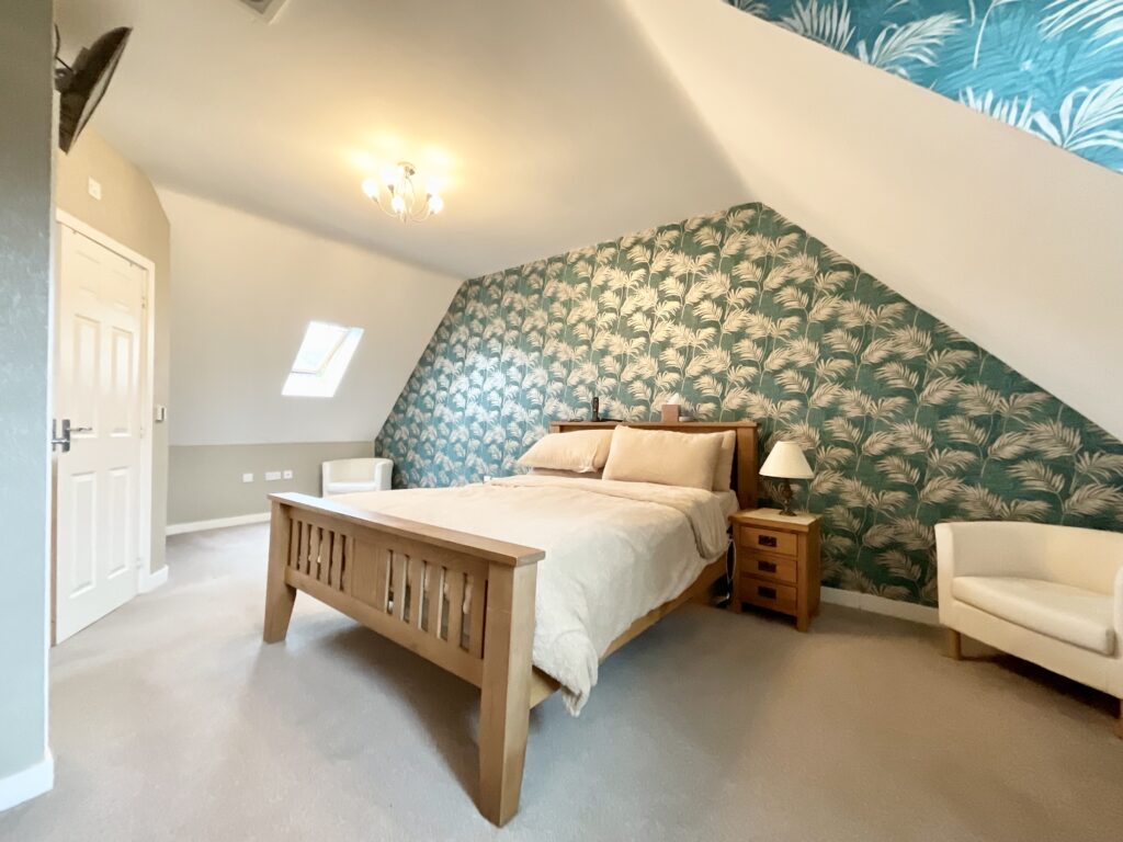 Beacon Rise, Stone, ST15