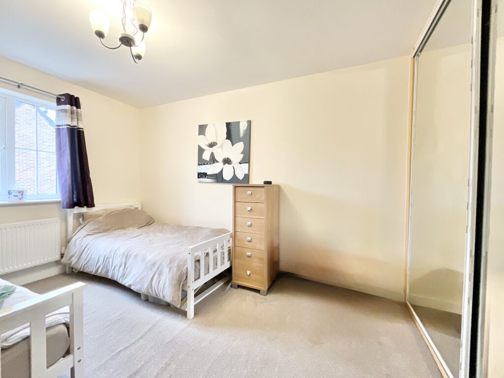 Beacon Rise, Stone, ST15