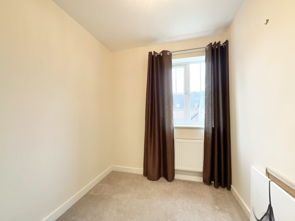 Beacon Rise, Stone, ST15