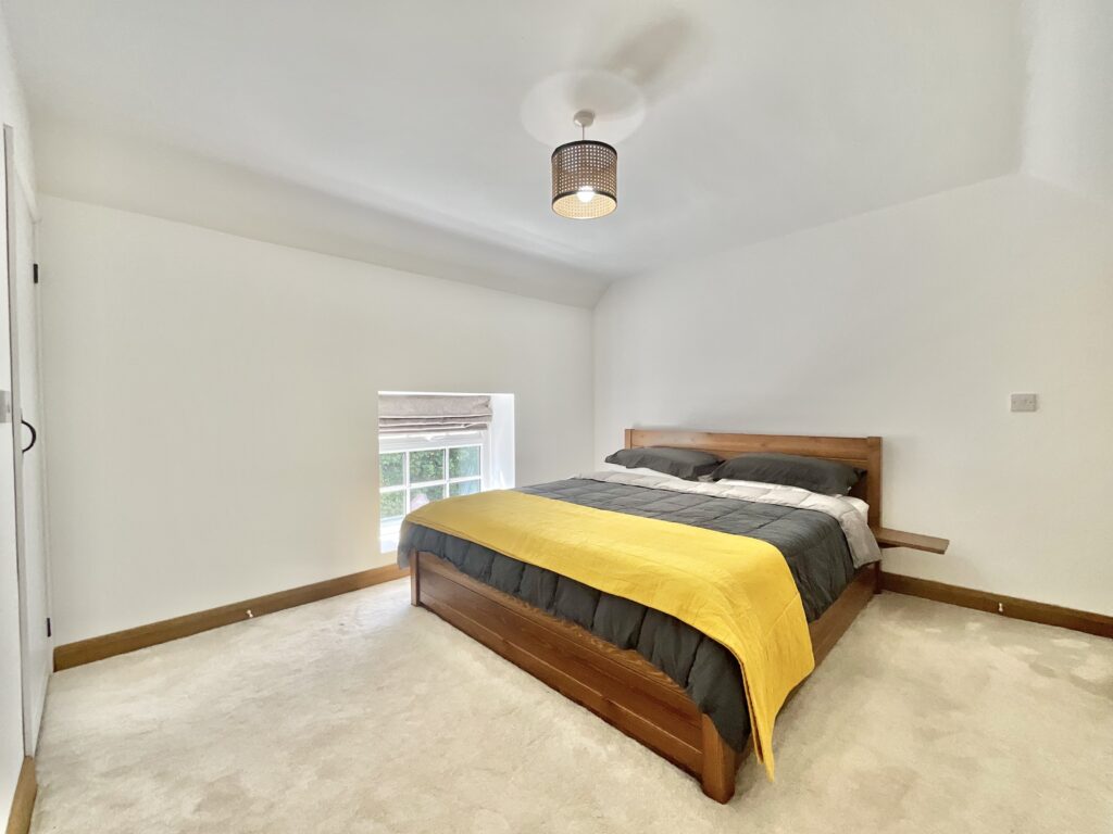 Hollington, Main Road, ST10