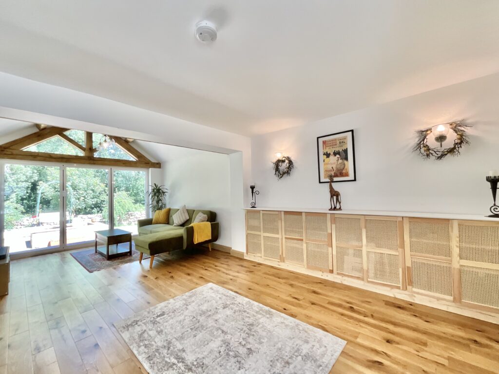 Hollington, Main Road, ST10