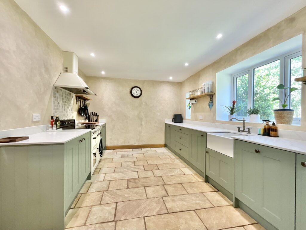 Hollington, Main Road, ST10