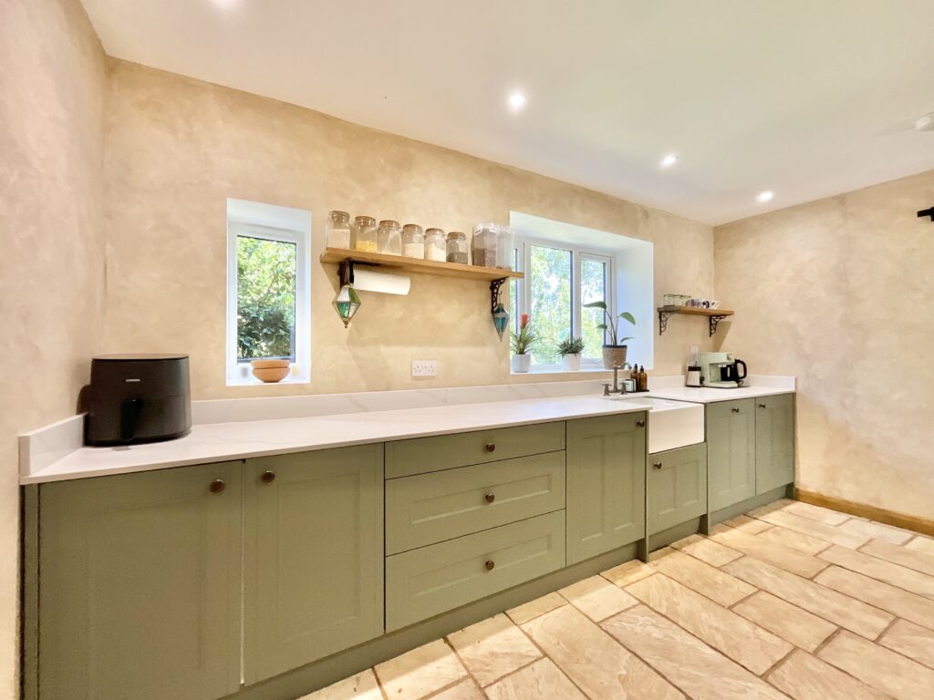 Hollington, Main Road, ST10