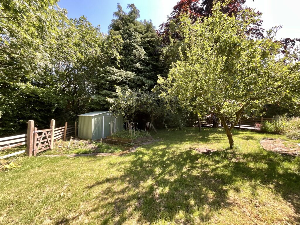 Hollington, Main Road, ST10