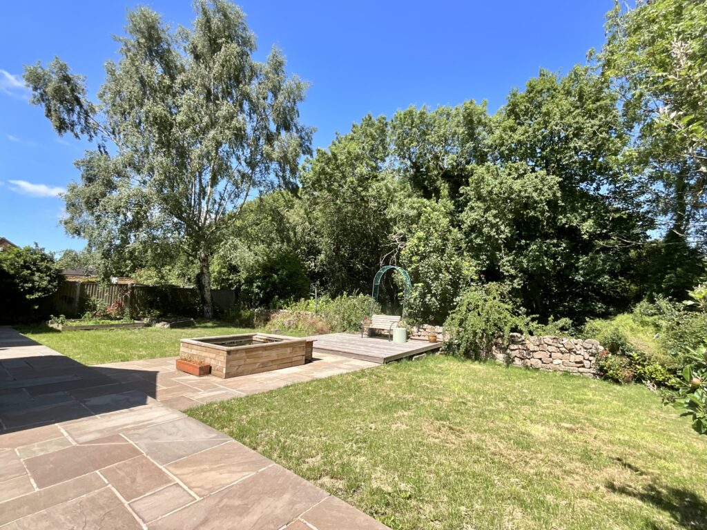 Hollington, Main Road, ST10