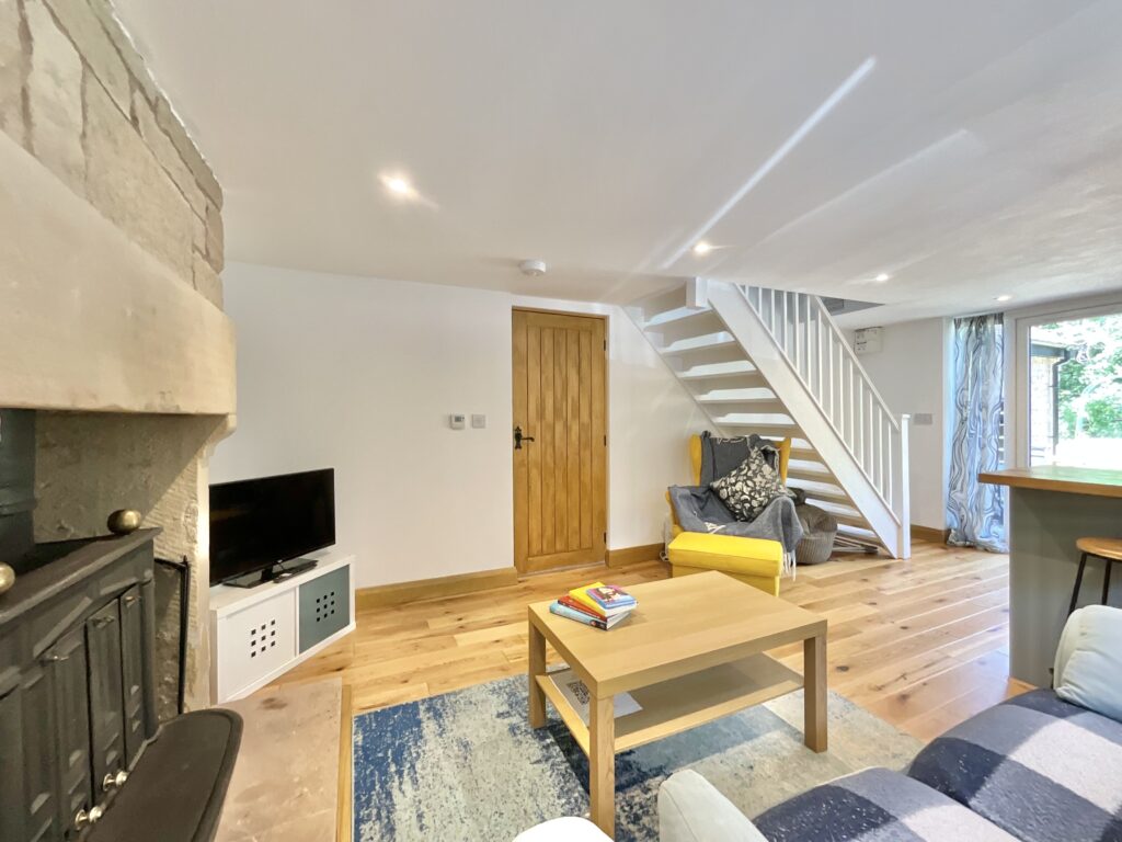 Hollington, Main Road, ST10