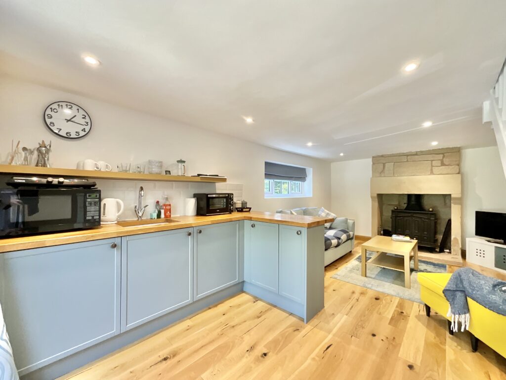 Hollington, Main Road, ST10