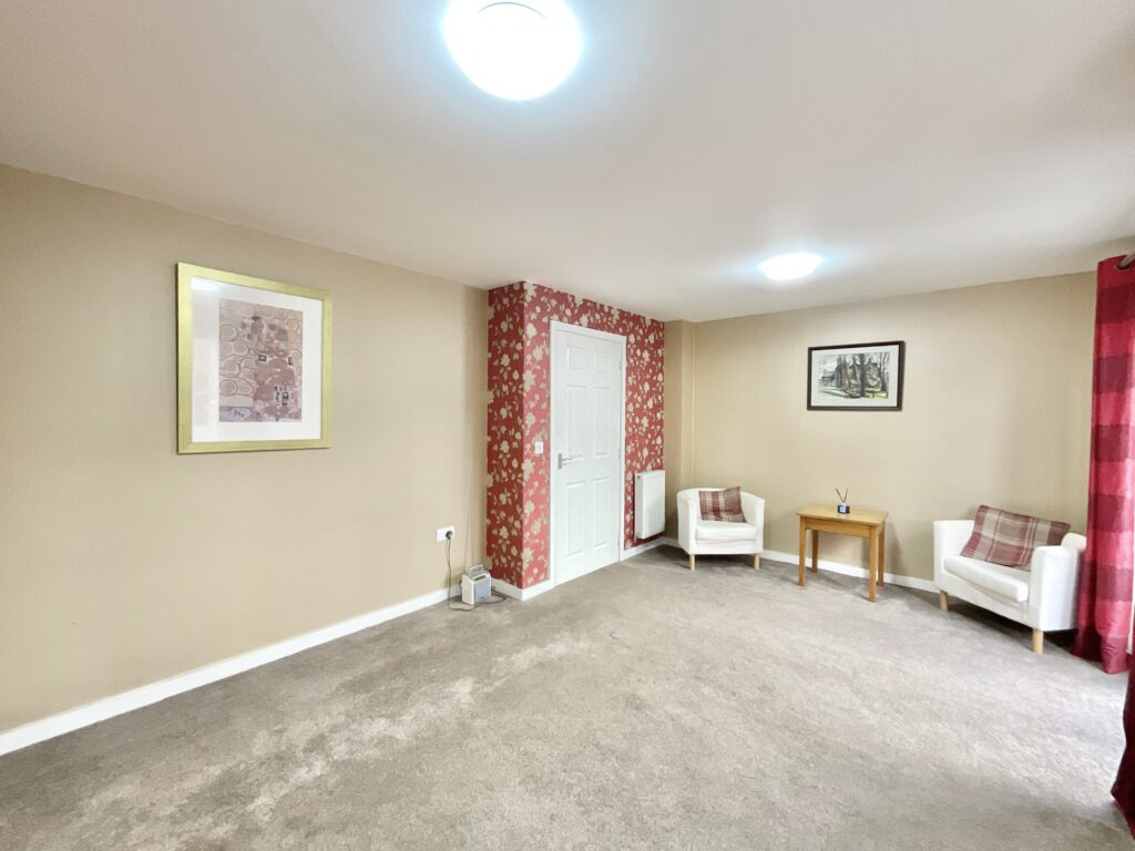 Beacon Rise, Stone, ST15