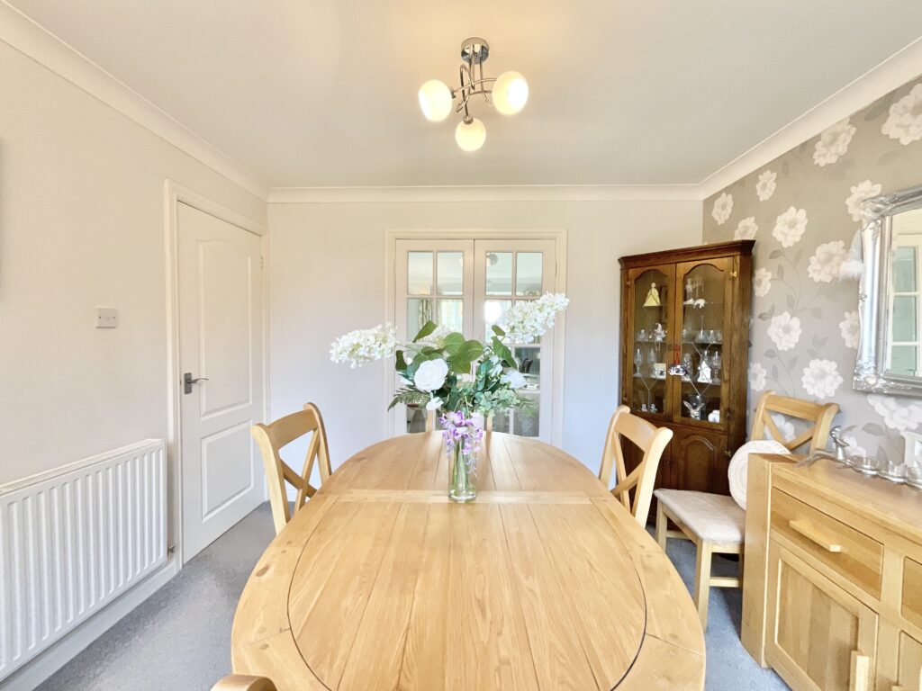 Thomas Avenue, Stone, ST15