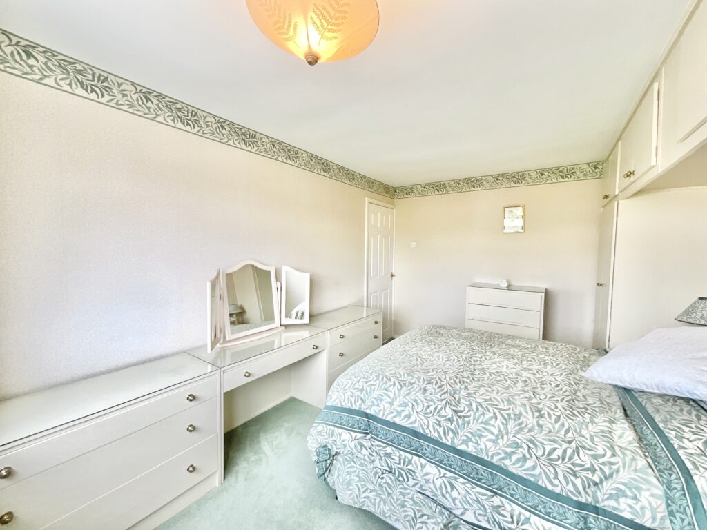 Friars Avenue, Stone, ST15