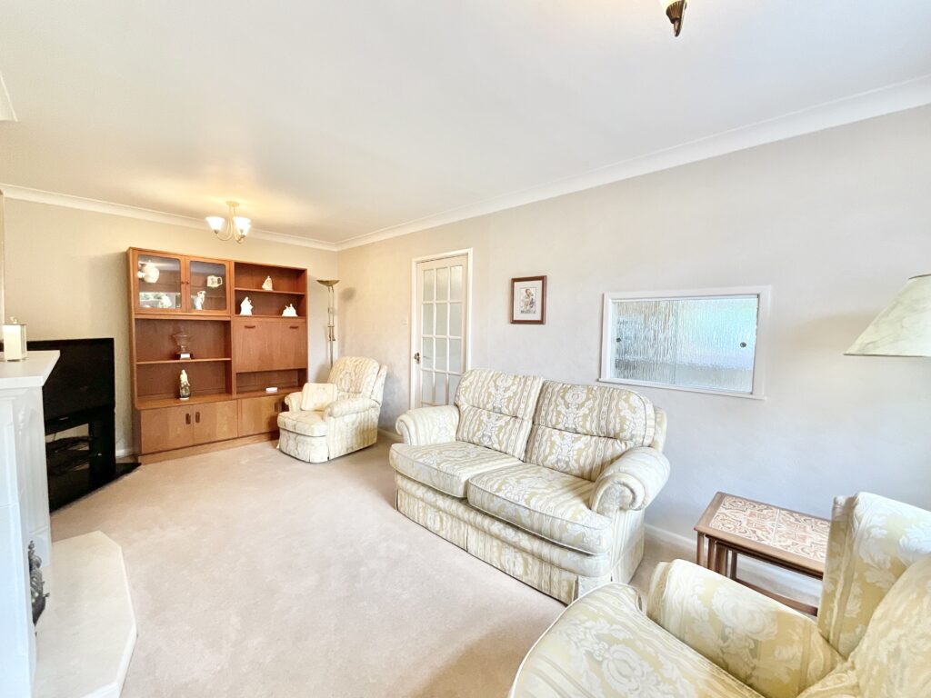 Friars Avenue, Stone, ST15