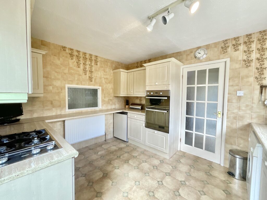 Friars Avenue, Stone, ST15
