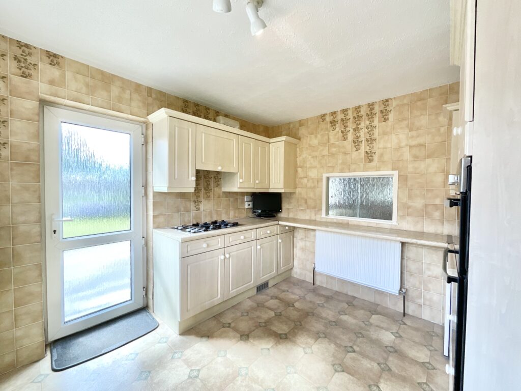 Friars Avenue, Stone, ST15