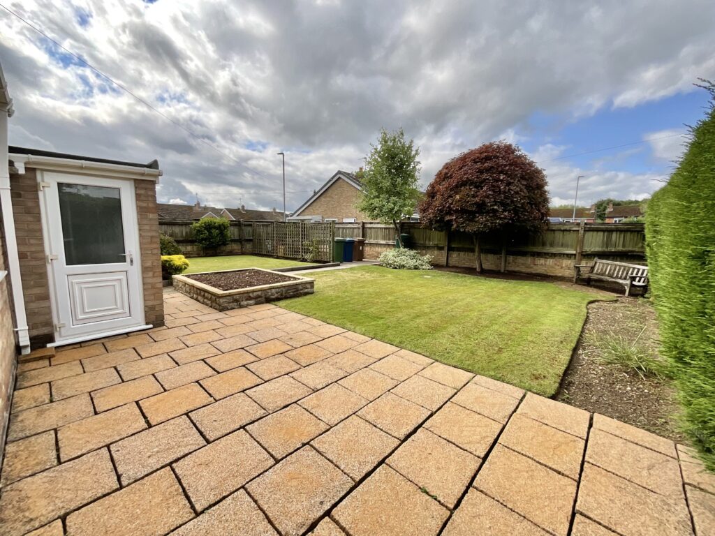 Friars Avenue, Stone, ST15