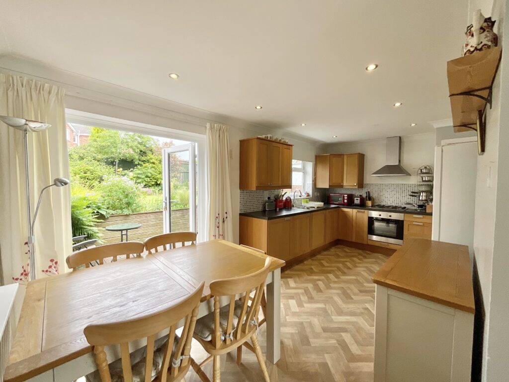 Copeland Avenue, Tittensor, ST12