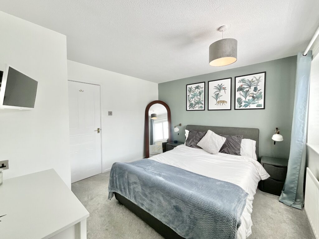 Caernarvon Avenue, Stone, ST15