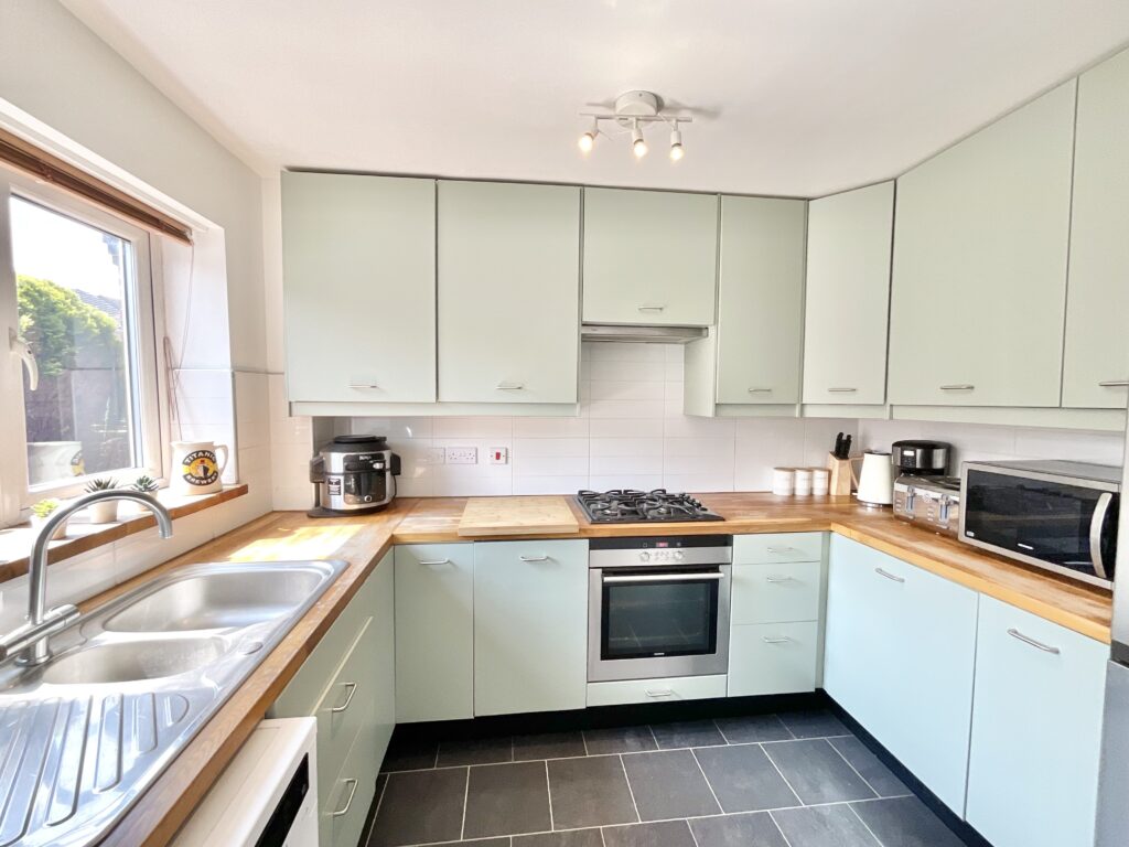 Caernarvon Avenue, Stone, ST15