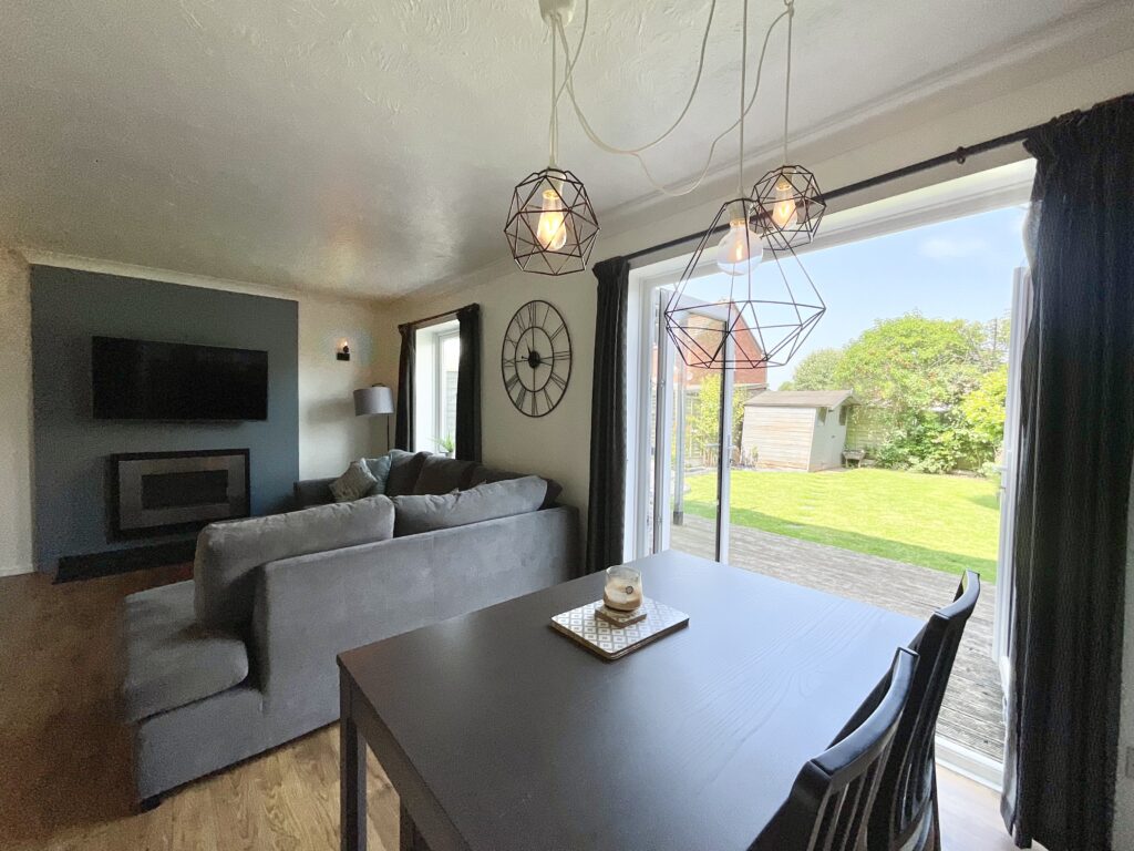 Caernarvon Avenue, Stone, ST15