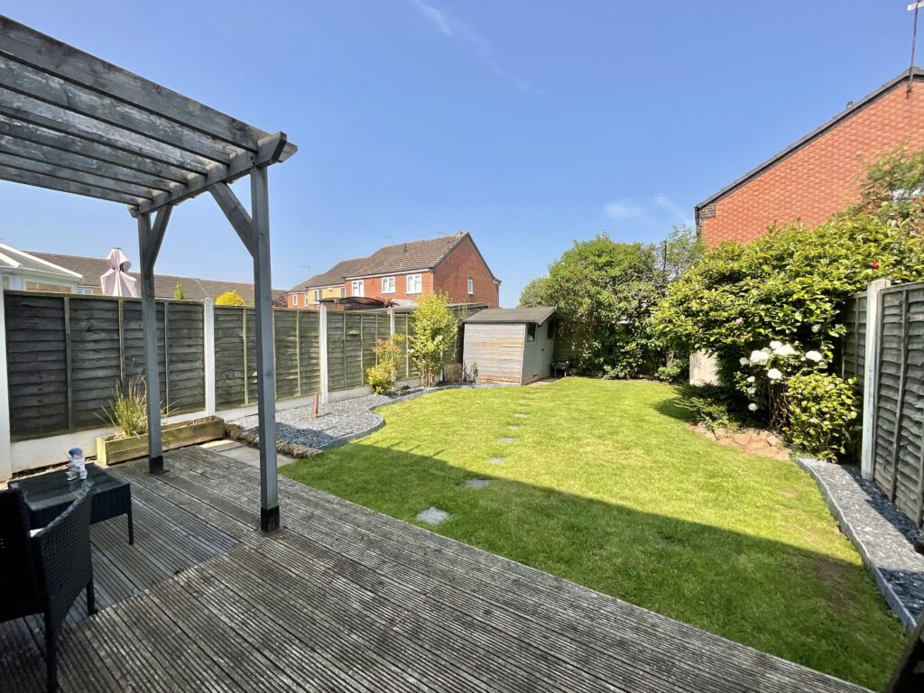 Caernarvon Avenue, Stone, ST15