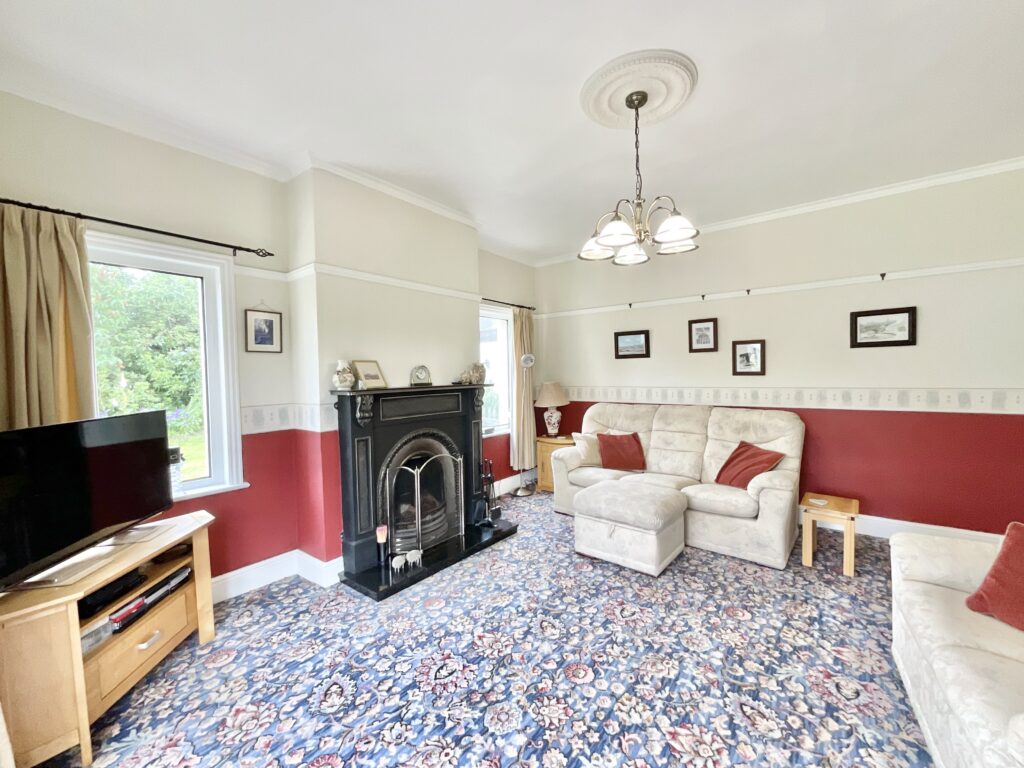 Uttoxeter Road, Stone, ST15