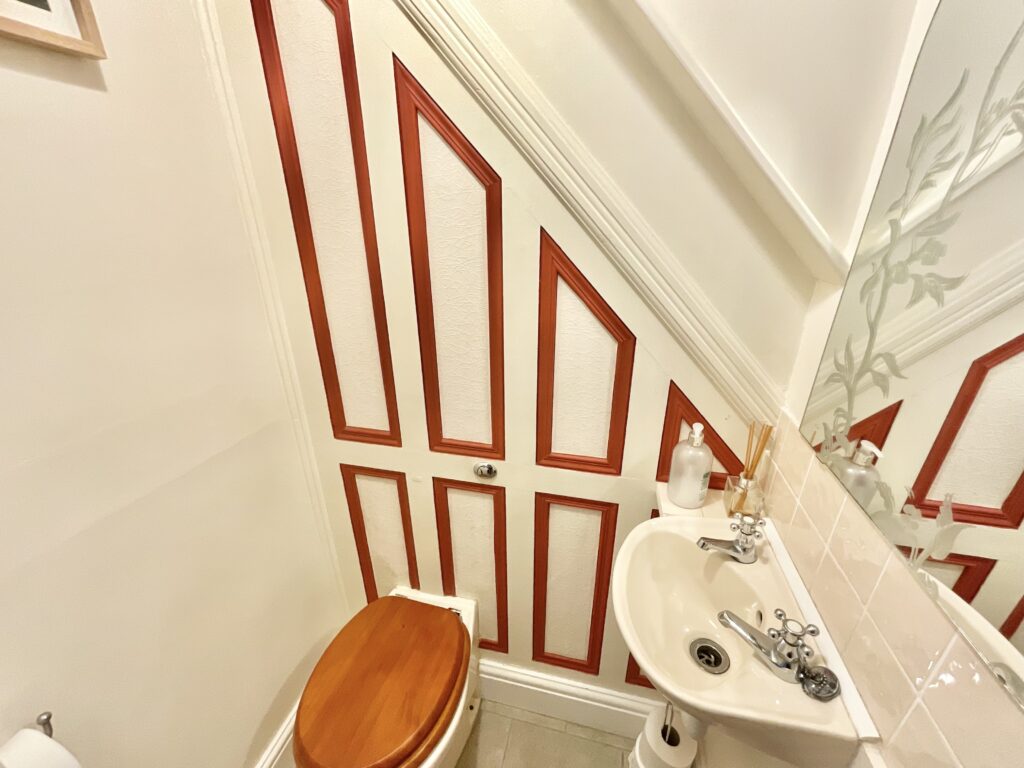 Uttoxeter Road, Stone, ST15