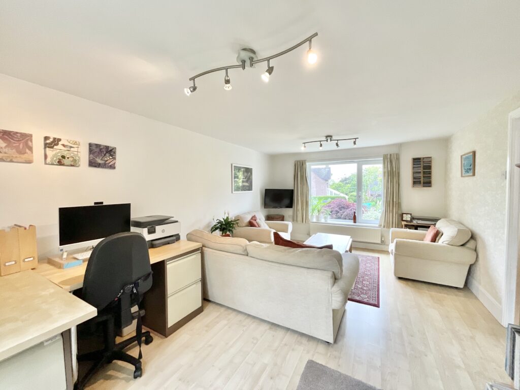 Uttoxeter Road, Stone, ST15