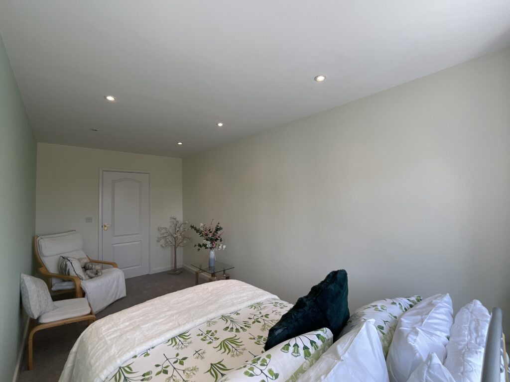 Thomas Avenue, Stone, ST15