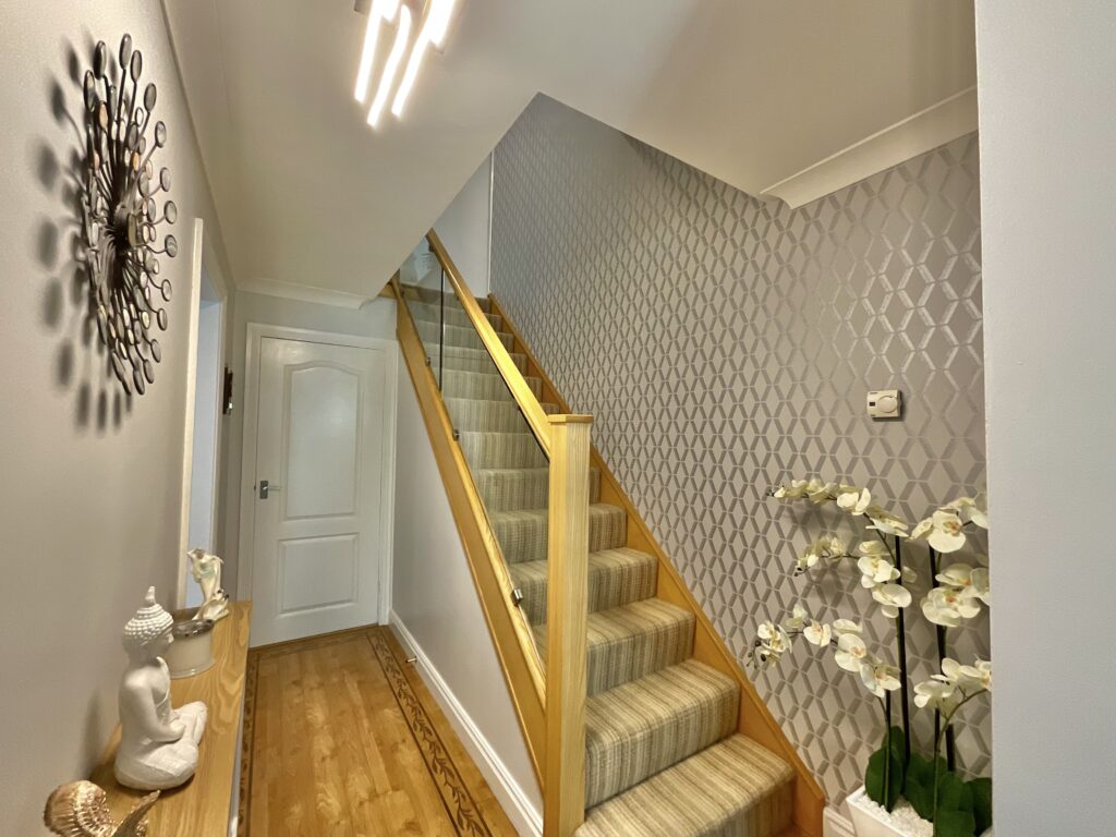 Thomas Avenue, Stone, ST15