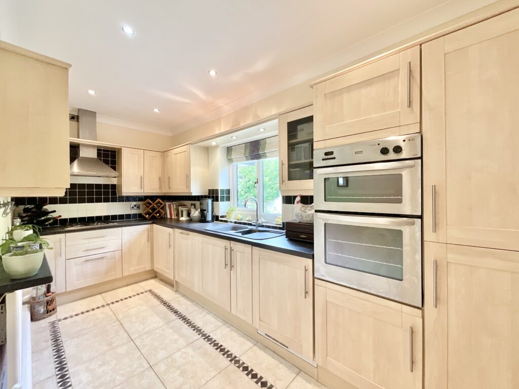 Lightwood Road, Stoke-On-Trent, ST3