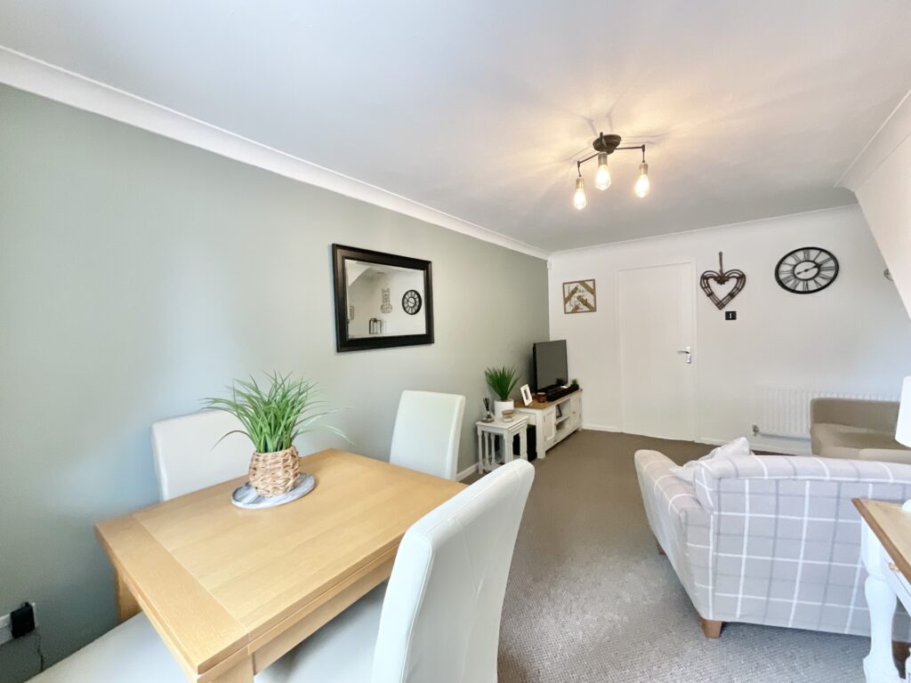 Ashford Grove, Stone, ST15