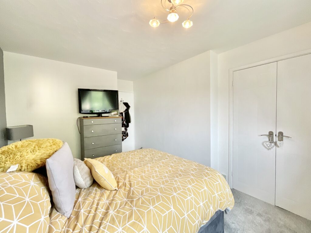 Ashford Grove, Stone, ST15