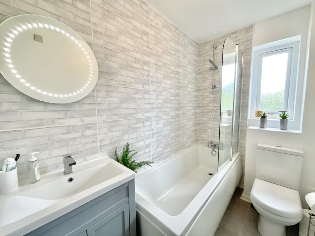 Ashford Grove, Stone, ST15