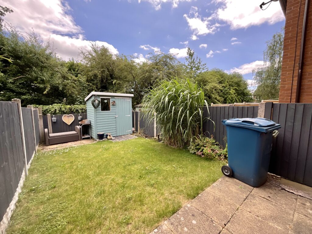 Ashford Grove, Stone, ST15