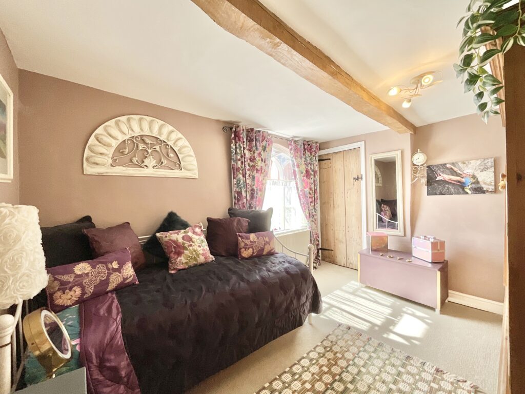 Sandon Road, Hilderstone, ST15