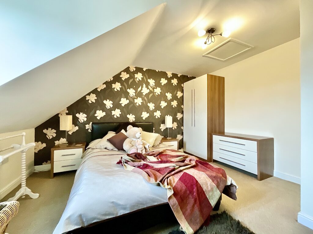 Golden Hill, Weston, CW2