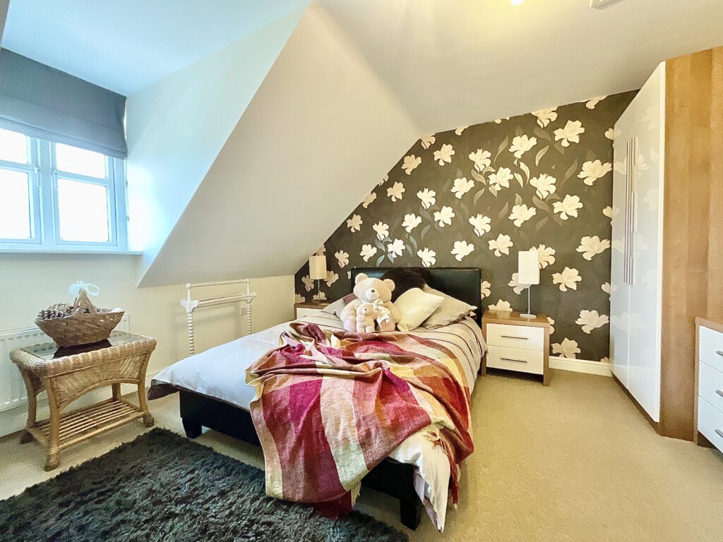 Golden Hill, Weston, CW2