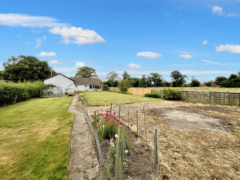 Wrenbury Road, Aston, CW5