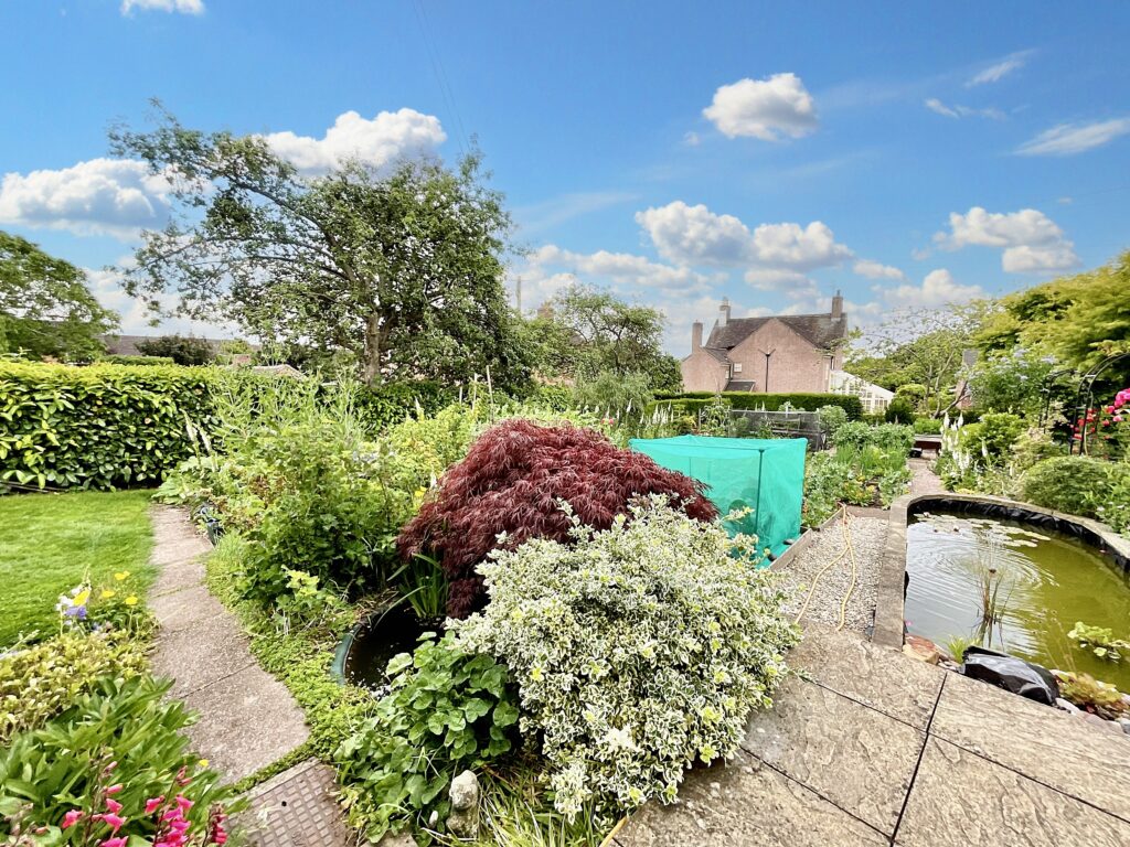 Uttoxeter Road, Stone, ST15