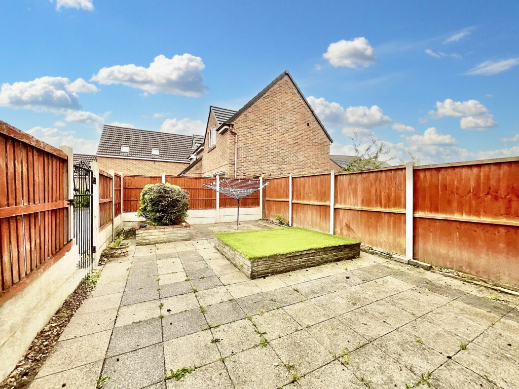 Beacon Rise, Stone, ST15